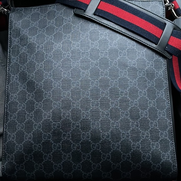 Gucci Messenger Bag - Picture 2 of 5